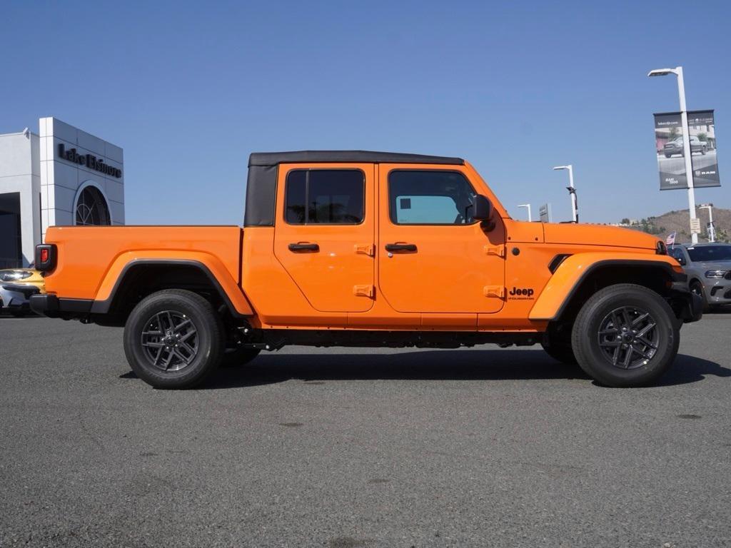 new 2025 Jeep Gladiator car, priced at $32,497