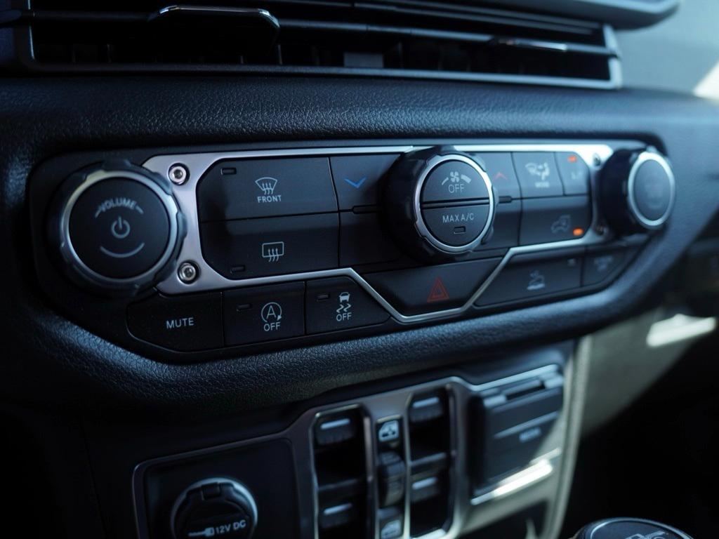 new 2025 Jeep Gladiator car, priced at $32,497