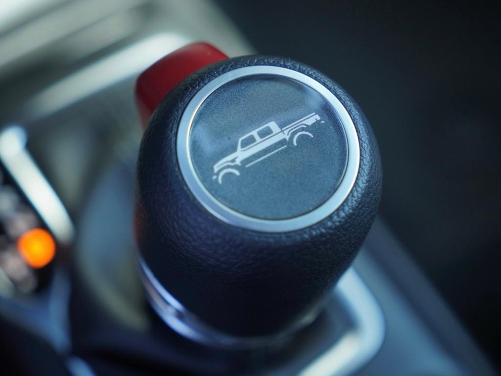 new 2025 Jeep Gladiator car, priced at $32,497