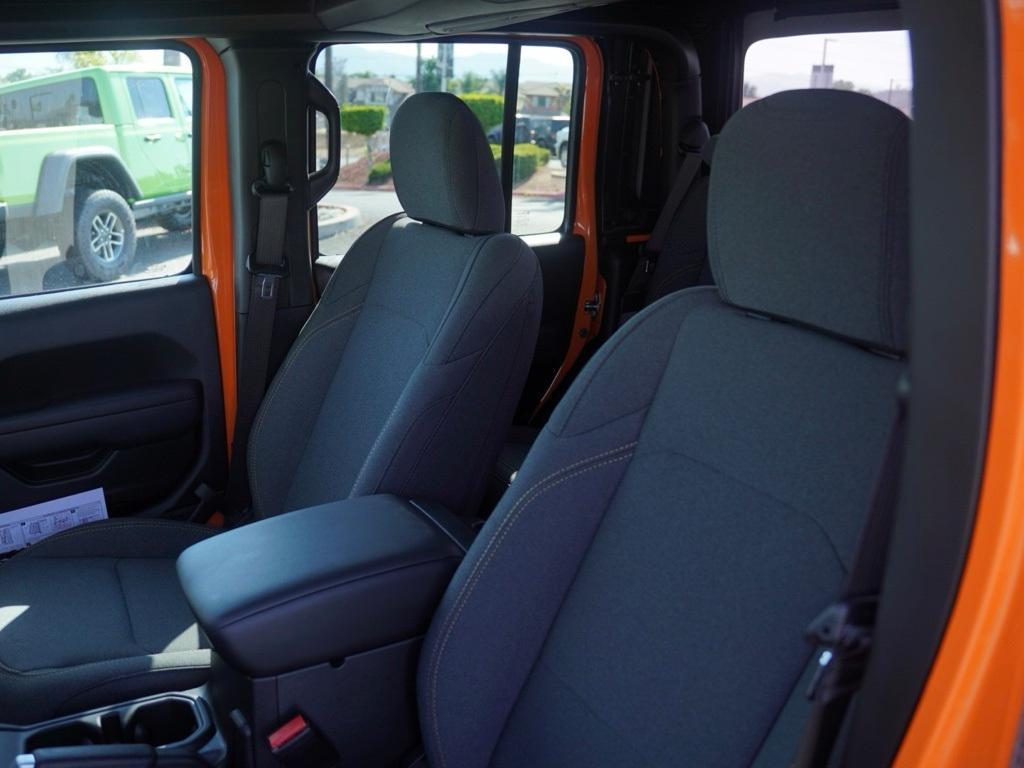 new 2025 Jeep Gladiator car, priced at $32,497