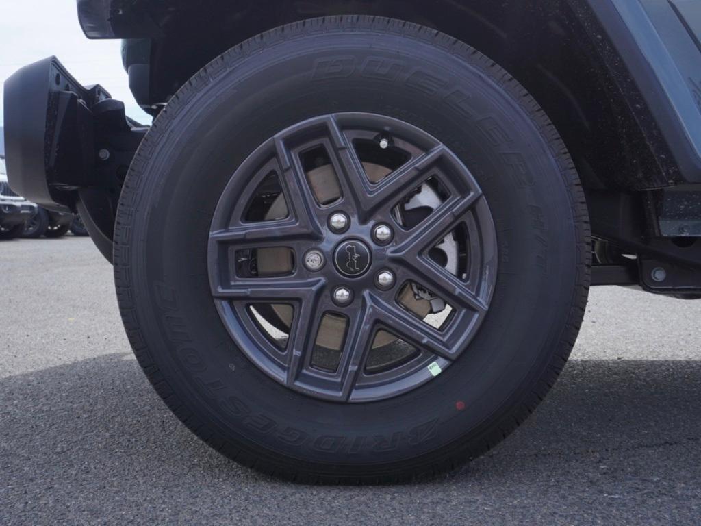 new 2025 Jeep Gladiator car, priced at $35,232