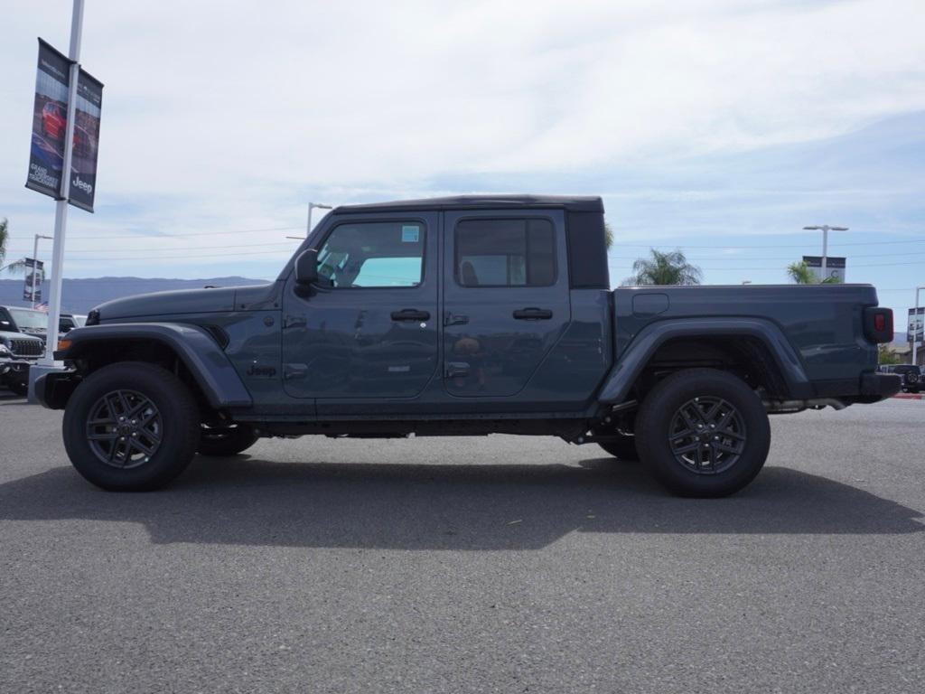 new 2025 Jeep Gladiator car, priced at $35,232
