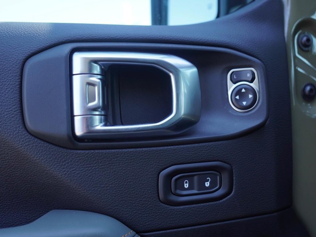 new 2025 Jeep Gladiator car, priced at $54,063