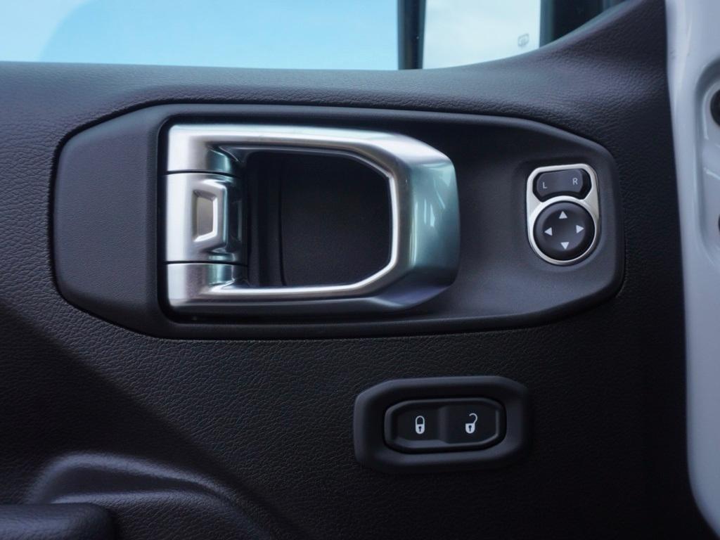 new 2025 Jeep Gladiator car, priced at $33,739