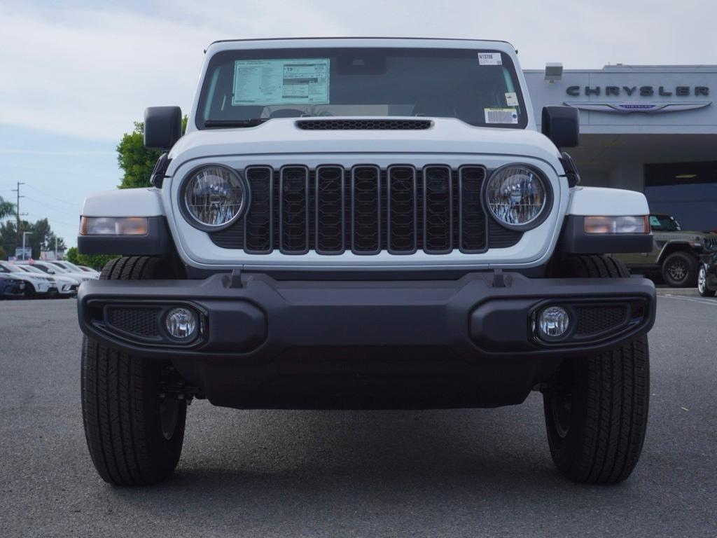 new 2025 Jeep Gladiator car, priced at $33,739