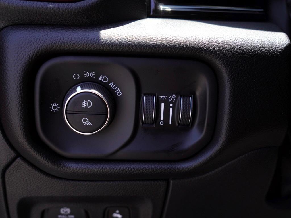 new 2025 Ram 1500 car, priced at $59,559