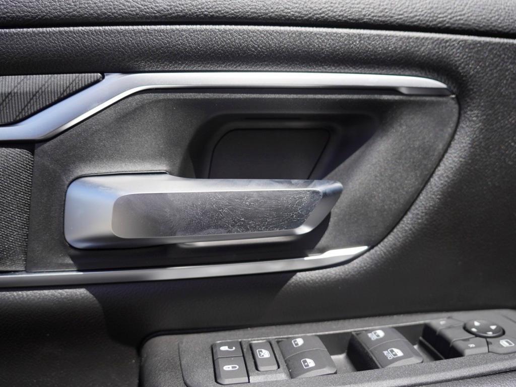 new 2025 Ram 1500 car, priced at $45,617
