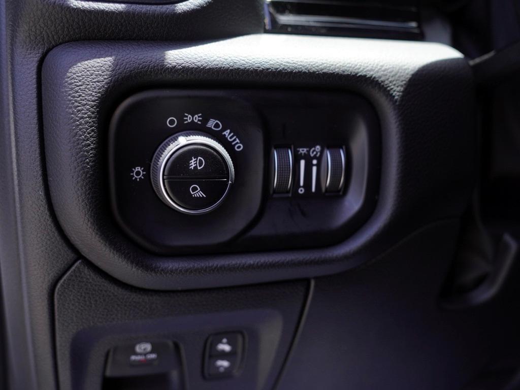 new 2025 Ram 1500 car, priced at $54,556