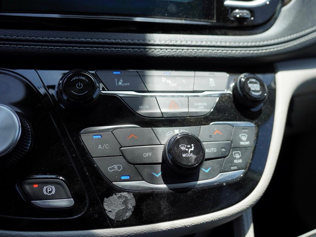 used 2023 Chrysler Pacifica Hybrid car, priced at $28,995