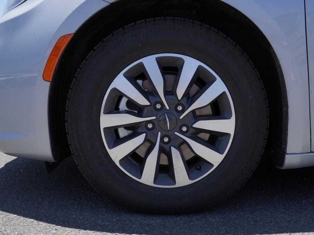 used 2023 Chrysler Pacifica Hybrid car, priced at $28,995