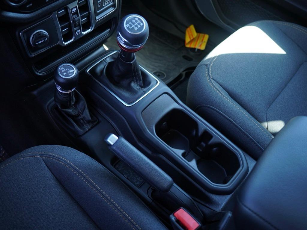 new 2025 Jeep Wrangler car, priced at $34,319