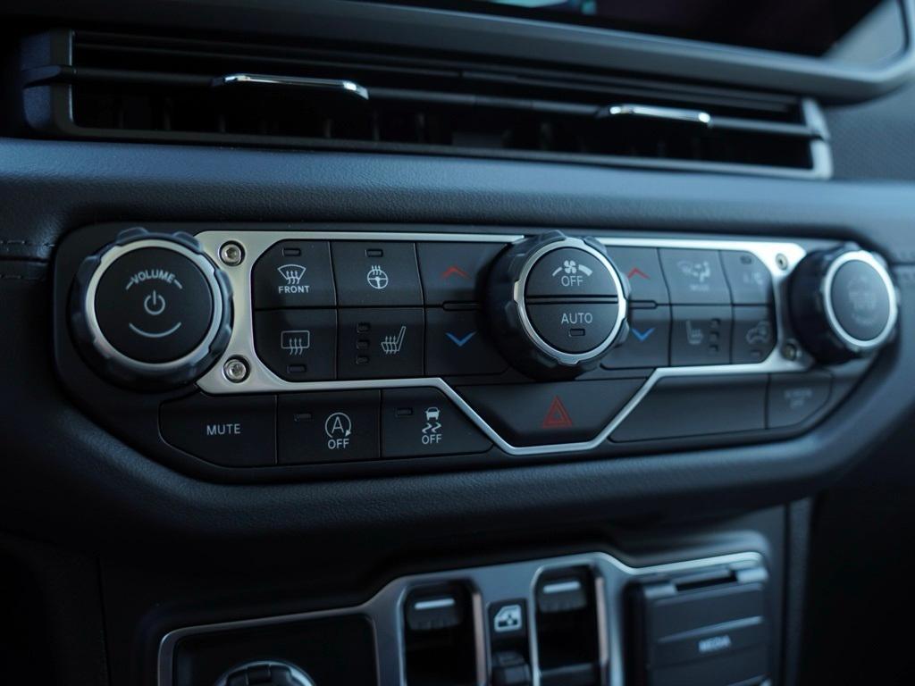 new 2025 Jeep Wrangler car, priced at $59,100