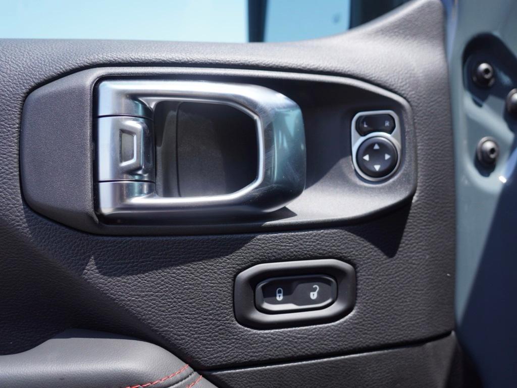 new 2025 Jeep Wrangler car, priced at $59,100