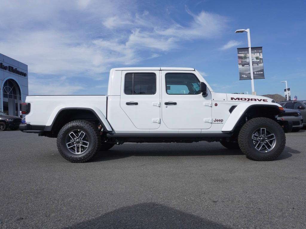 new 2025 Jeep Gladiator car, priced at $48,592