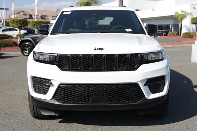 new 2025 Jeep Grand Cherokee car, priced at $38,329