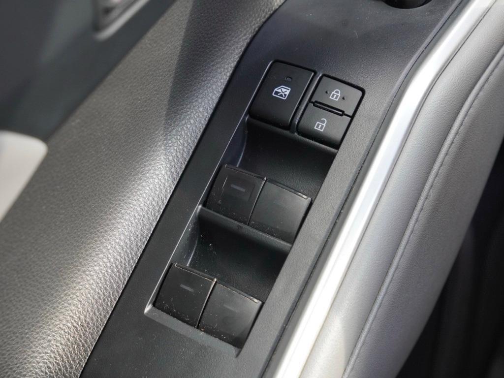 used 2022 Toyota Highlander car, priced at $34,227