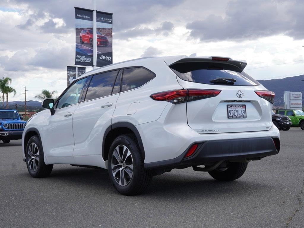 used 2022 Toyota Highlander car, priced at $34,227