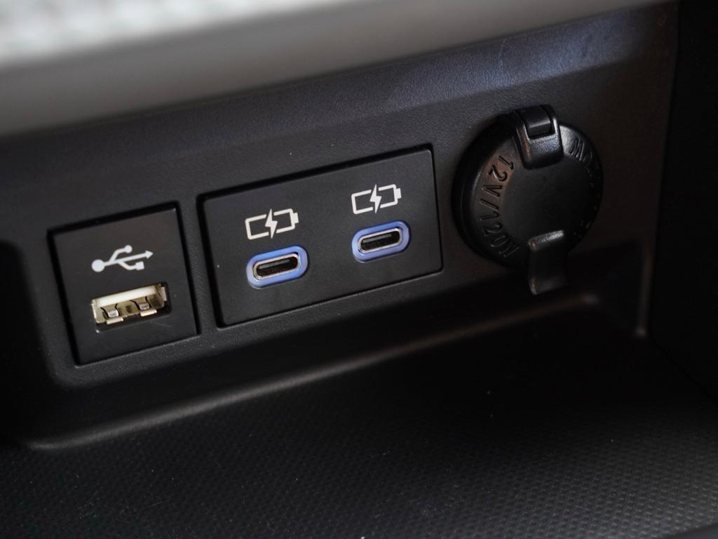 used 2022 Toyota Highlander car, priced at $34,227