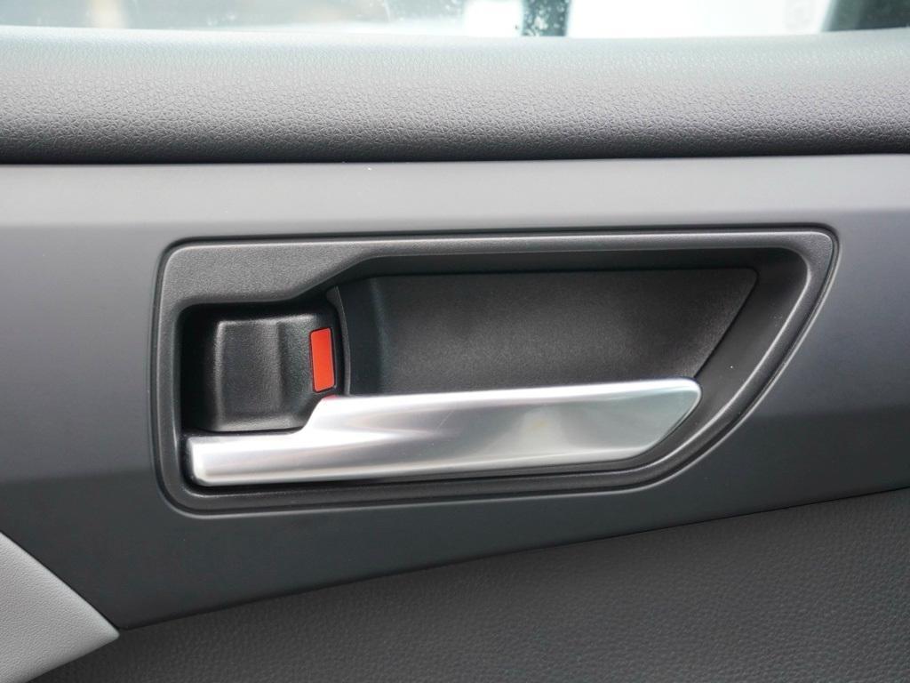 used 2022 Toyota Highlander car, priced at $34,227