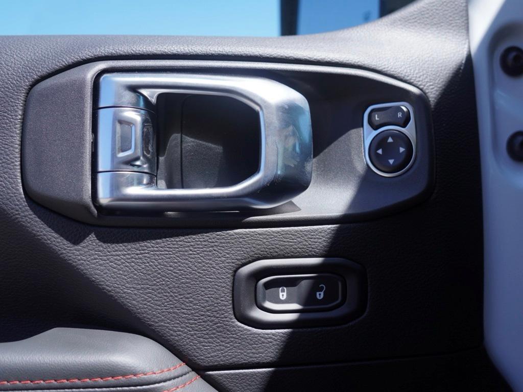new 2025 Jeep Wrangler car, priced at $58,505