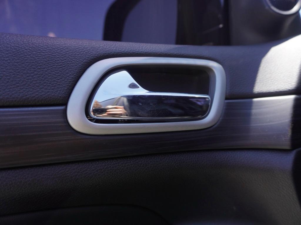 used 2021 Jeep Grand Cherokee car, priced at $24,755