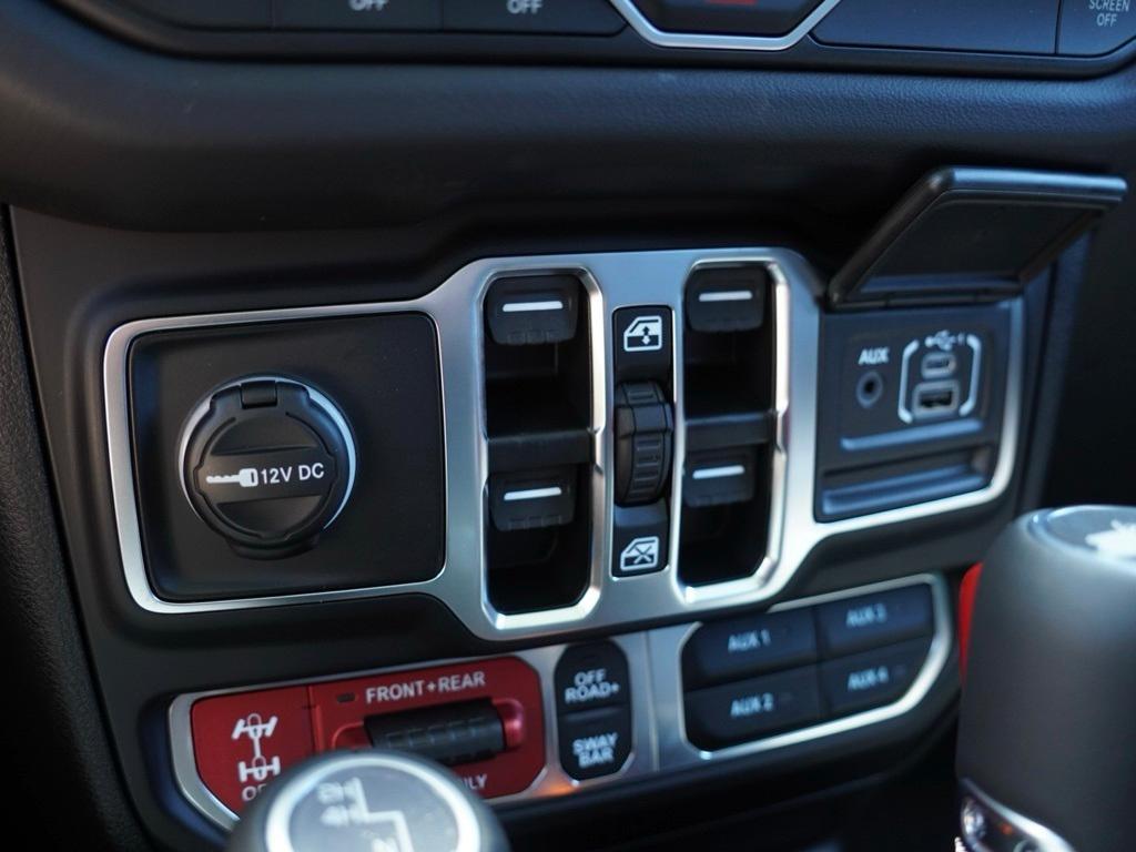 new 2025 Jeep Wrangler car, priced at $50,752