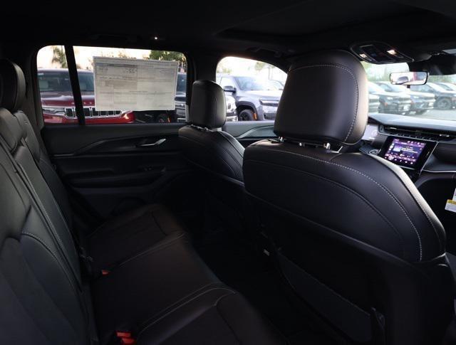 new 2025 Jeep Grand Cherokee car, priced at $36,070