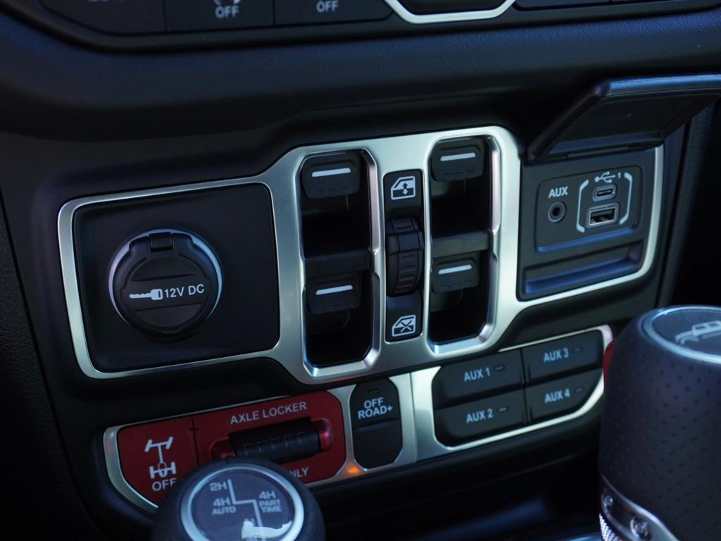 new 2025 Jeep Gladiator car, priced at $47,807