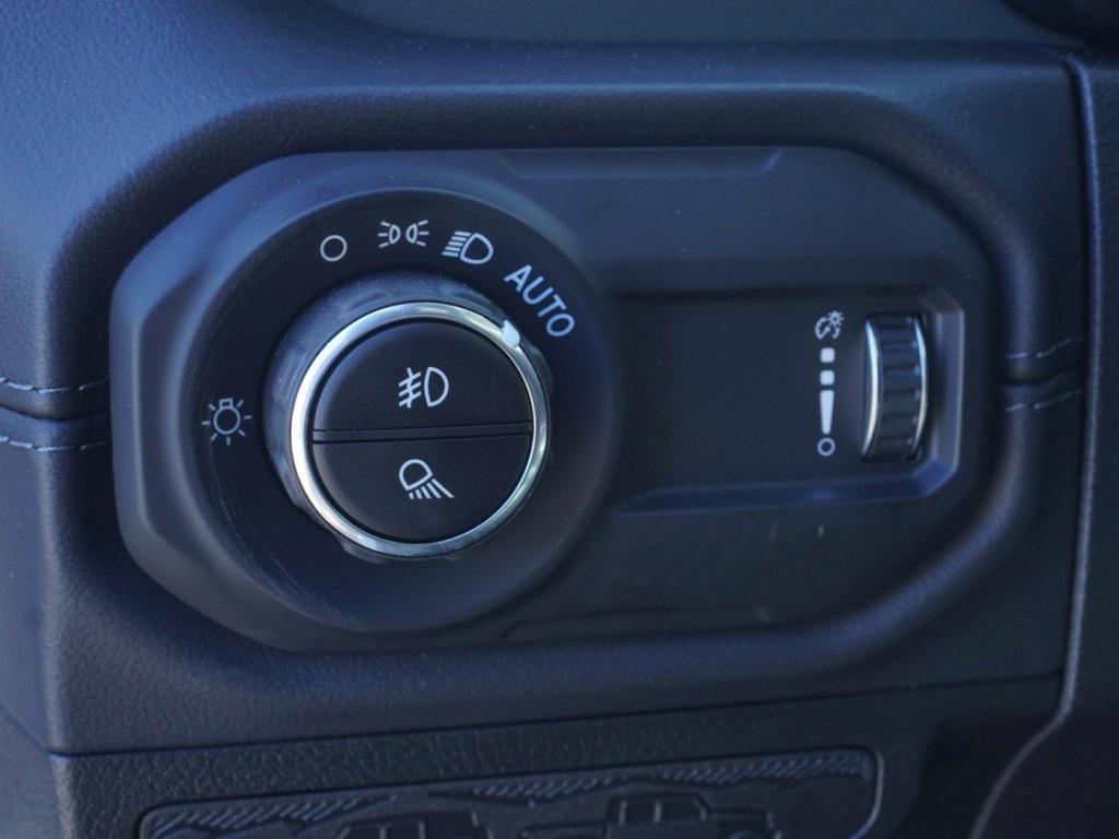 new 2025 Jeep Gladiator car, priced at $47,807