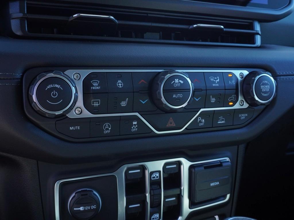 new 2025 Jeep Gladiator car, priced at $47,807