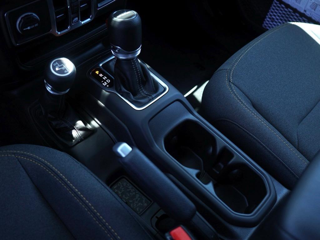 new 2025 Jeep Gladiator car, priced at $35,622