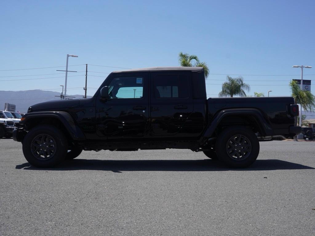 new 2025 Jeep Gladiator car, priced at $35,622