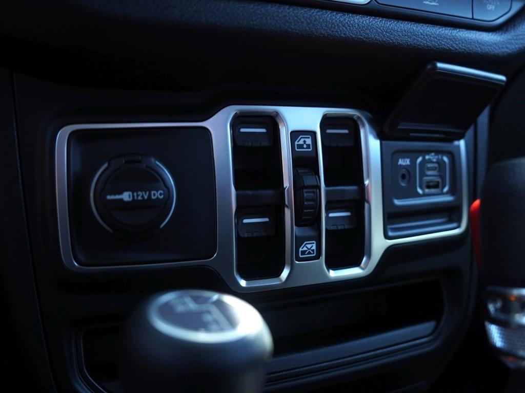 new 2025 Jeep Gladiator car, priced at $35,622
