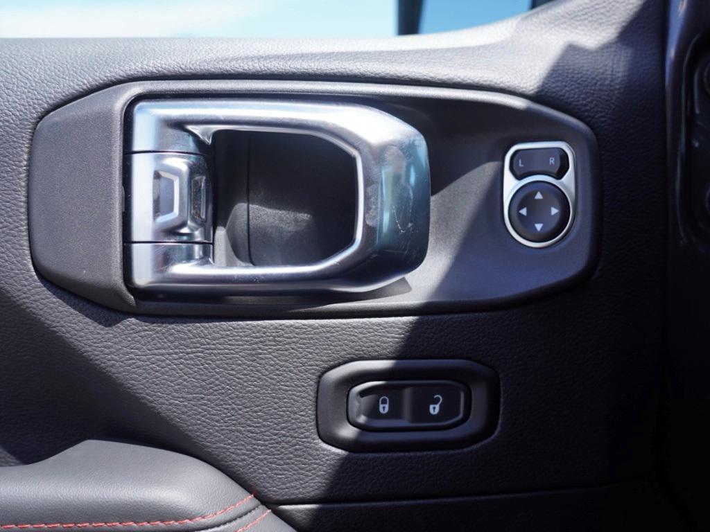 new 2025 Jeep Wrangler car, priced at $59,100
