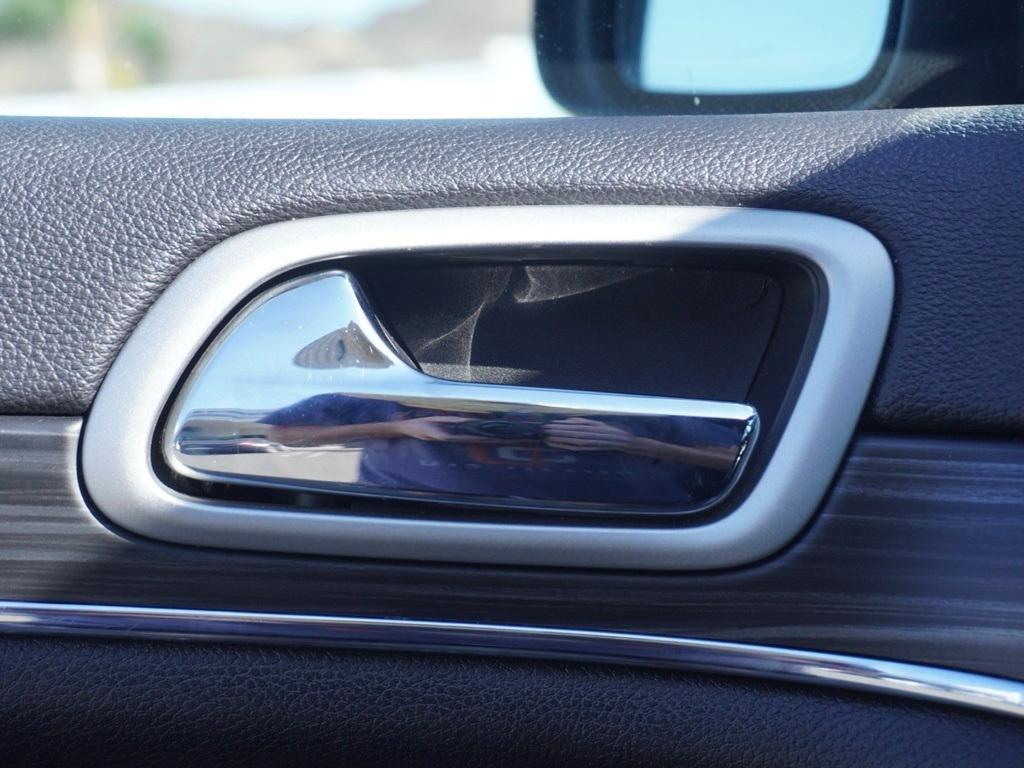 used 2022 Jeep Grand Cherokee WK car, priced at $25,255