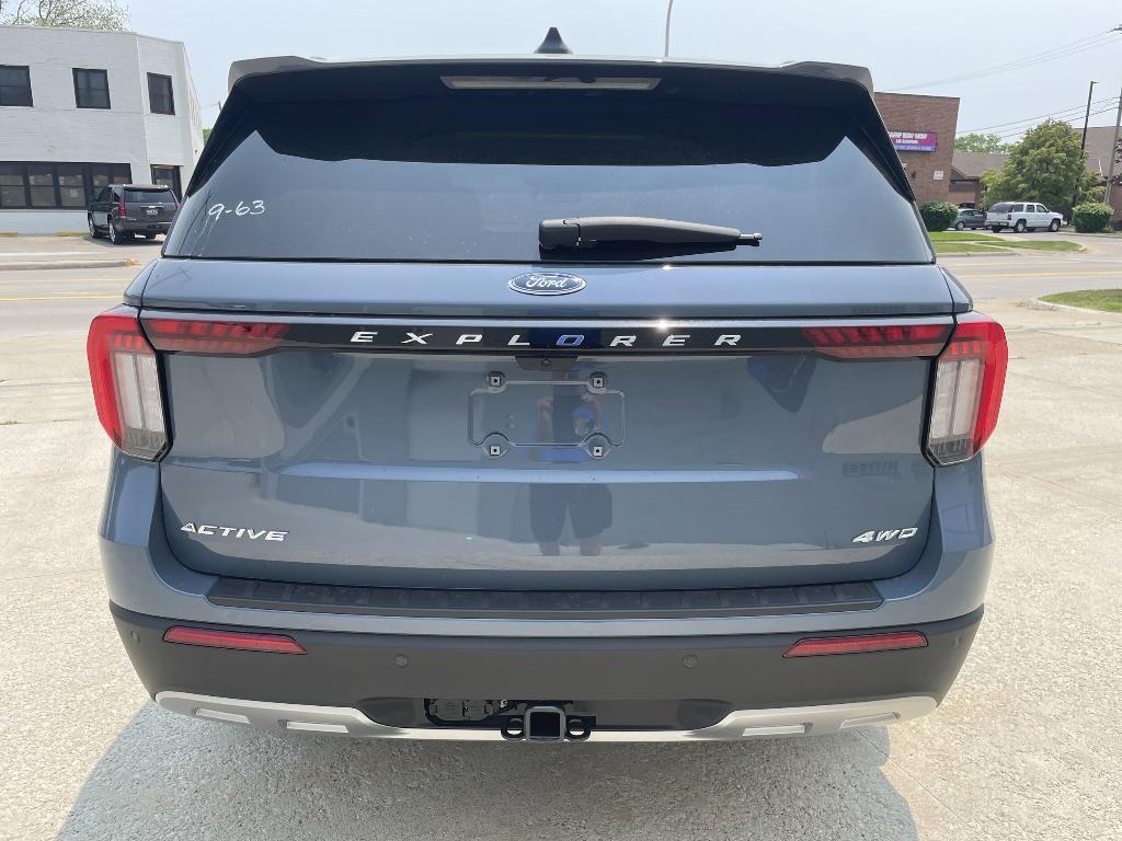 new 2025 Ford Explorer car, priced at $45,935
