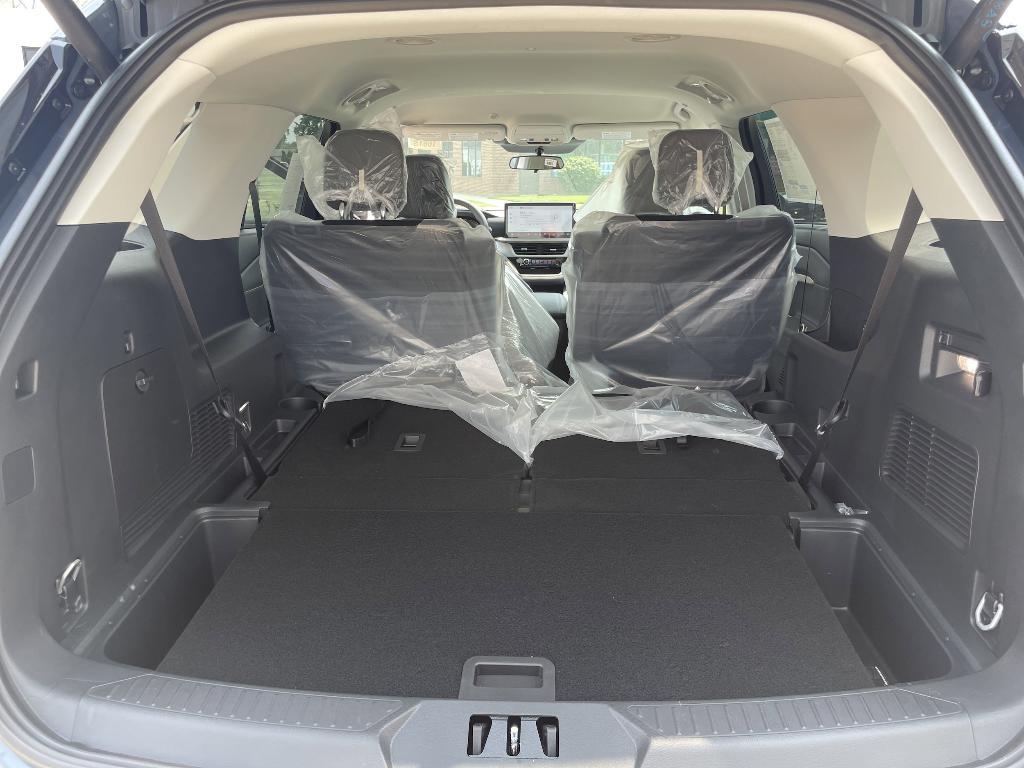 new 2025 Ford Explorer car, priced at $45,935
