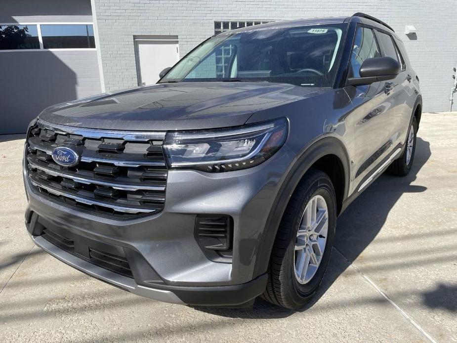 new 2025 Ford Explorer car, priced at $40,659