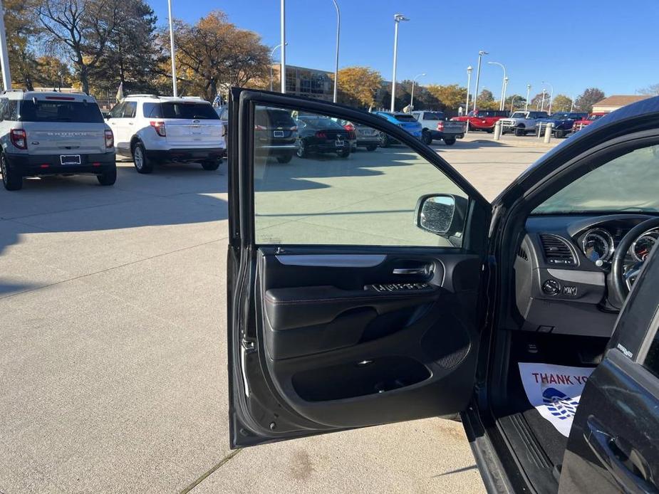 used 2014 Dodge Grand Caravan car, priced at $10,999