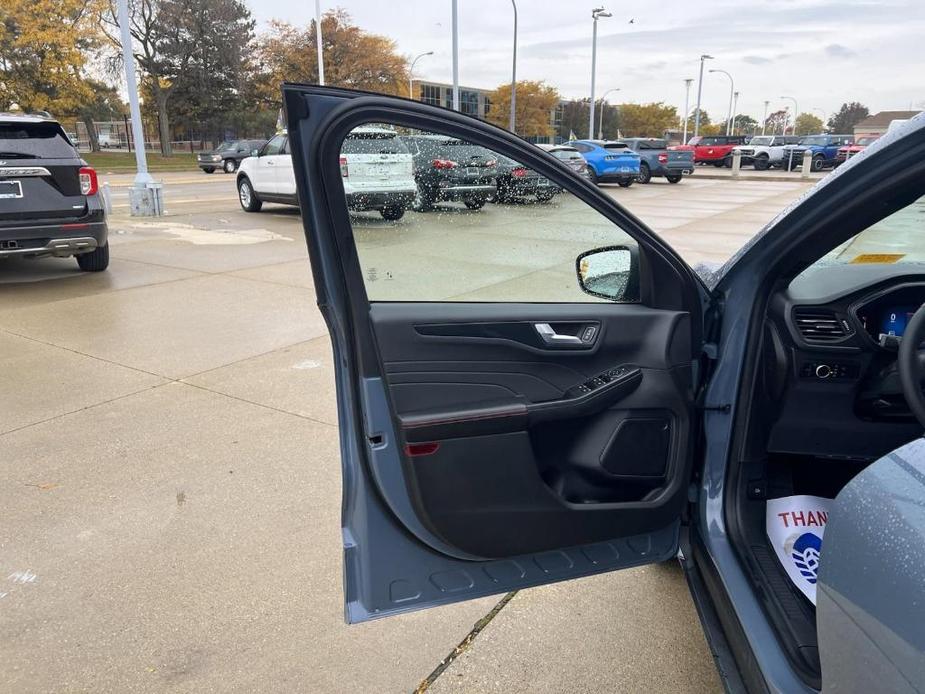 used 2023 Ford Escape car, priced at $26,995