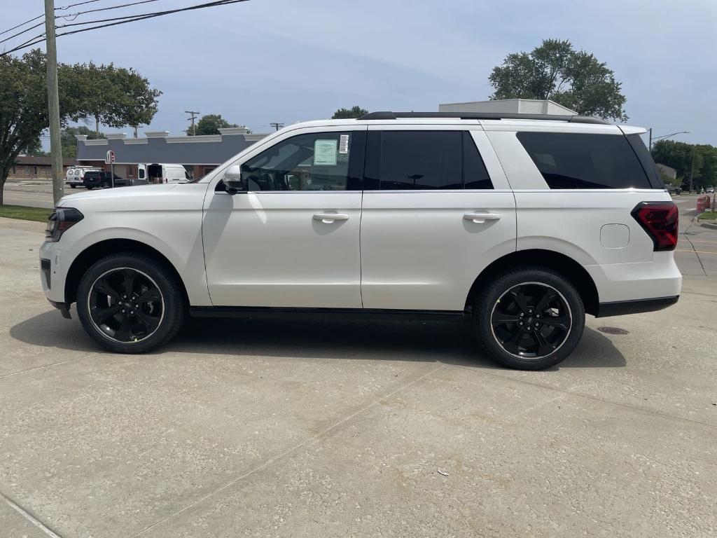 new 2024 Ford Expedition car, priced at $75,051