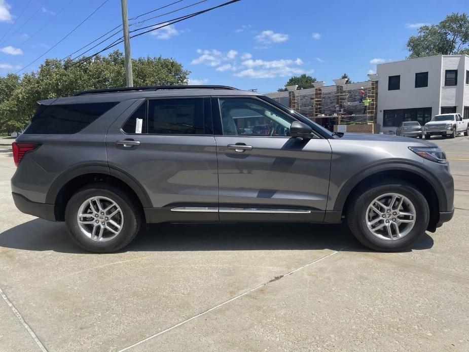 new 2025 Ford Explorer car, priced at $40,659