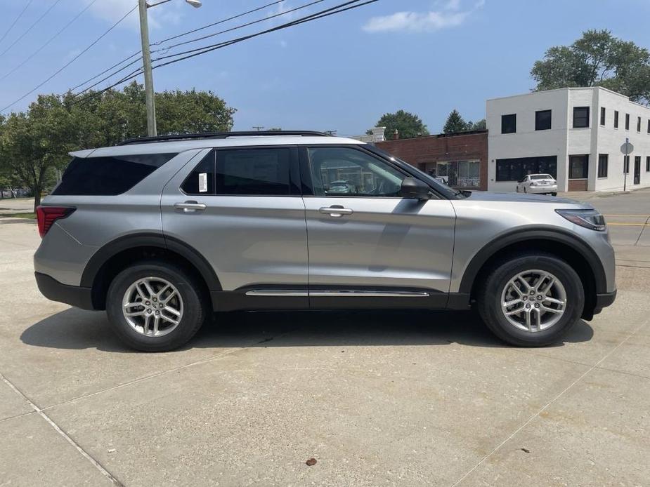 new 2025 Ford Explorer car, priced at $40,656