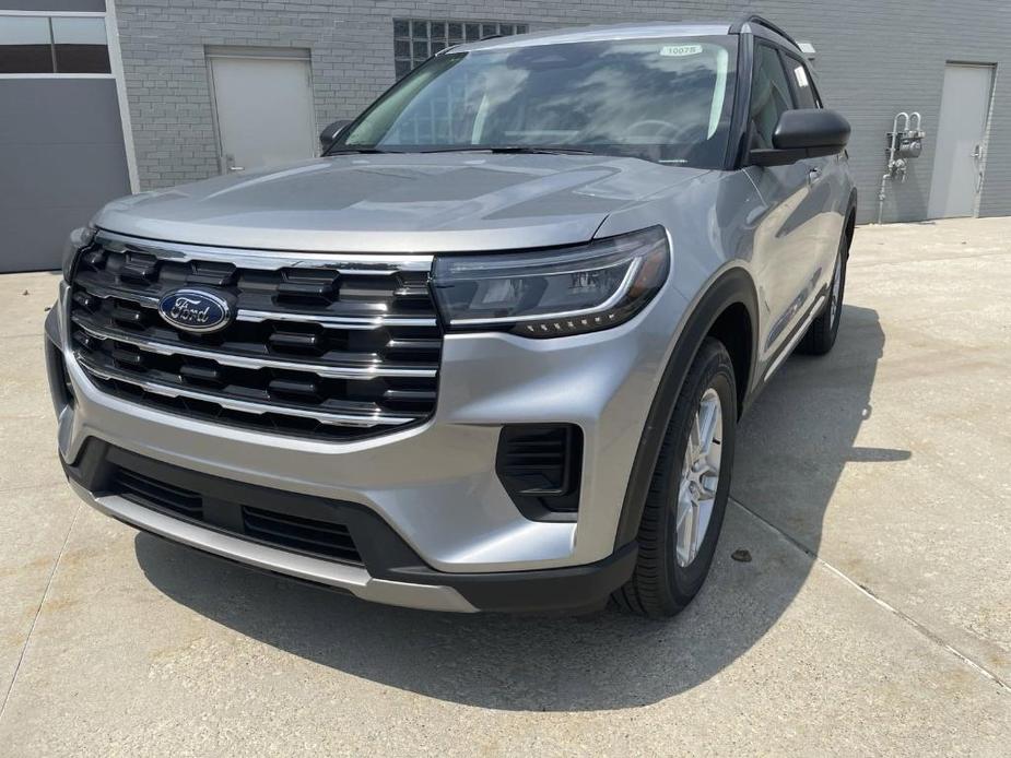 new 2025 Ford Explorer car, priced at $40,656