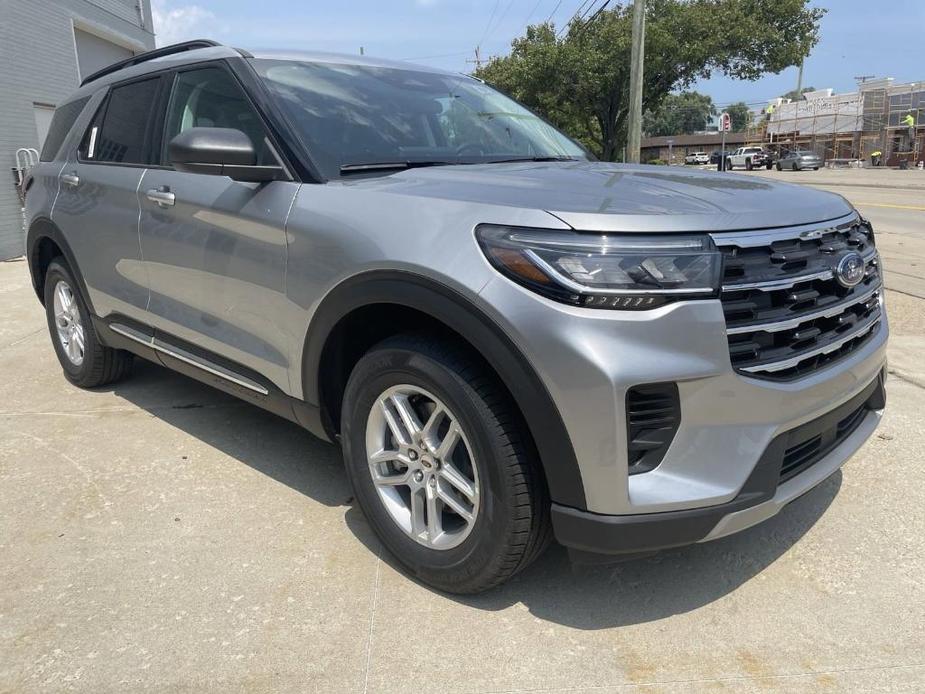 new 2025 Ford Explorer car, priced at $40,656