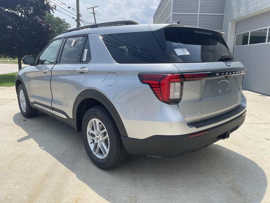 new 2025 Ford Explorer car, priced at $40,656