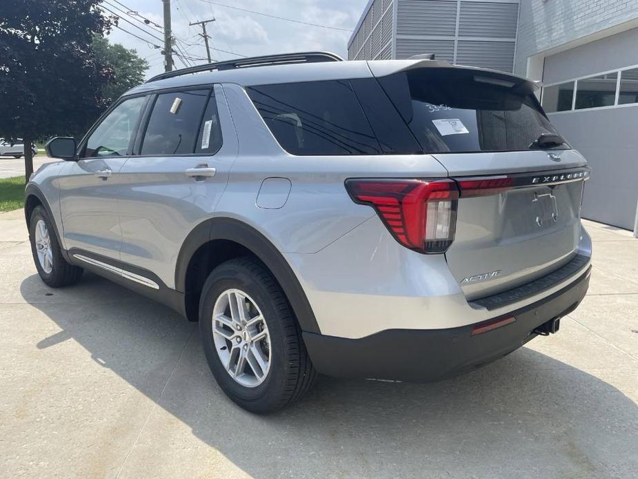 new 2025 Ford Explorer car, priced at $40,656