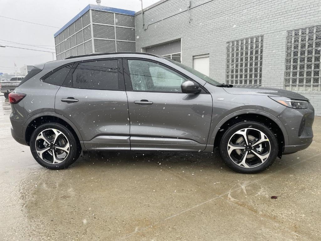 new 2025 Ford Escape car, priced at $37,925