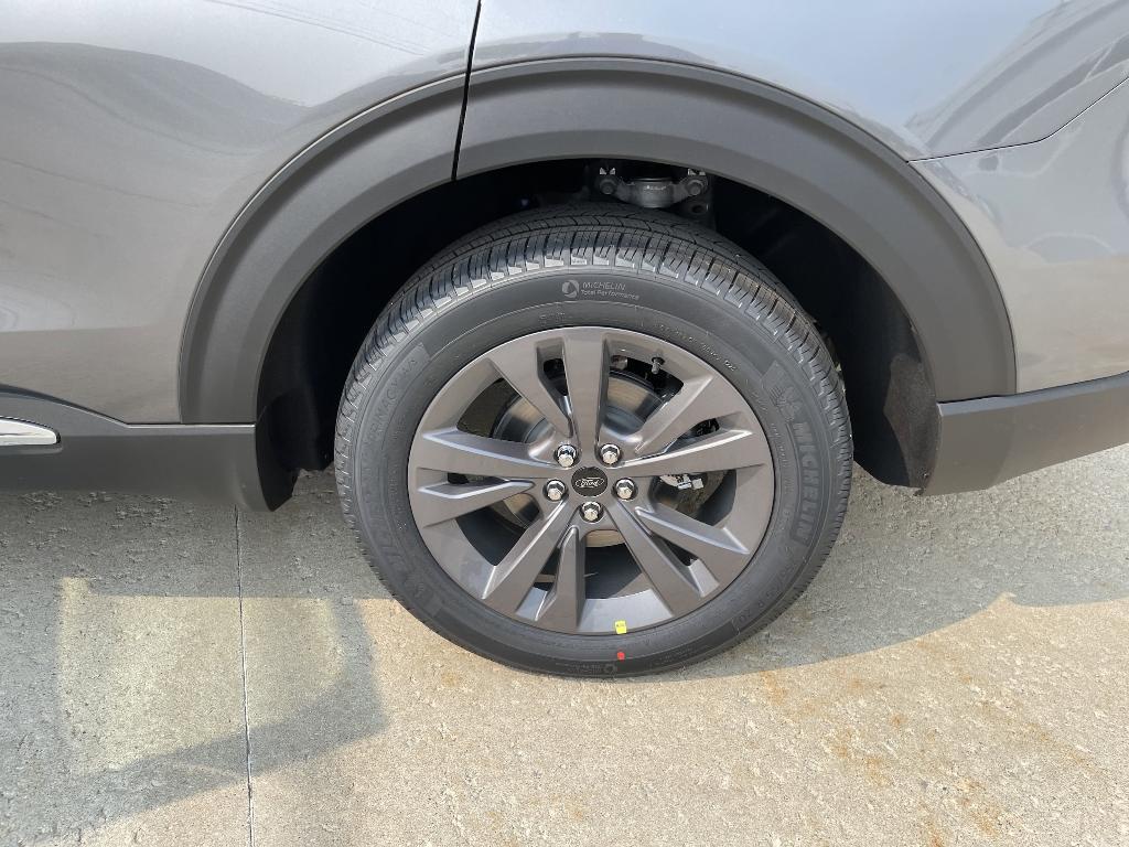 new 2025 Ford Explorer car, priced at $45,429