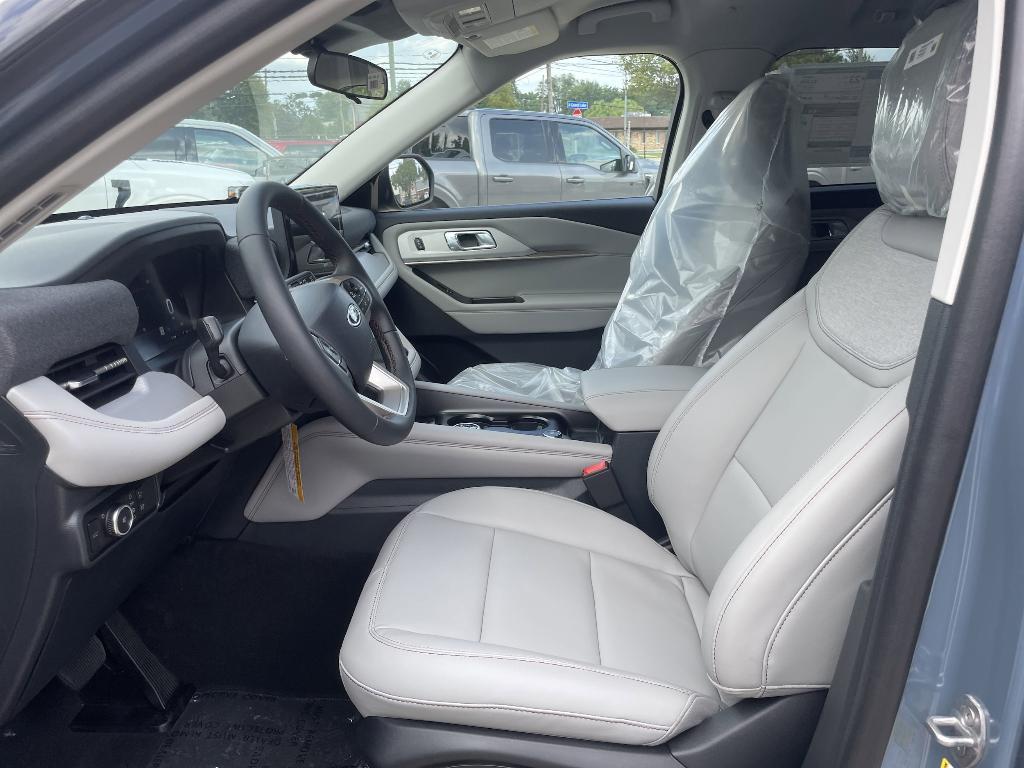 new 2025 Ford Explorer car, priced at $45,957